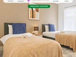 Stylish House - Sleeps 7 - Free Parking, Fast WiFi and Smart TV - Contractors, Groups and Long Stays Welcome by Yoko Property