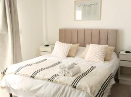 Confort y vistas únicas, a 15min del aeropuerto de Ezeiza, hôtel à Ezeiza