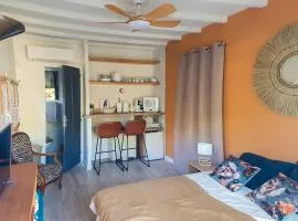 Le Goëland, chambre d'hôtes, avec coin repas équipé, SDB privée, 20m2, jardin, piscine, vélos, proche mer