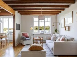 Lakefront Getaway in Hagaparken Central Stockholm