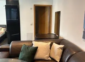 Studio flat in central Reading