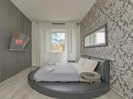 Round Room - 7