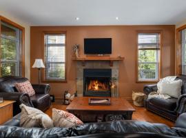 L'Aiglon - Nature Golf and Relaxation in Mont-Tremblant, шале в Мон-Трамблане