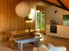 Modern 80S Holiday Home With A Wild Garden