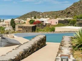Historical Dammuso With Pool In Pantelleria