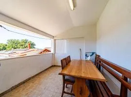2 Bedroom Beautiful Apartment In Viganj