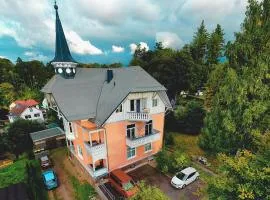 Moderne Ferienwohnungen in alter Villa