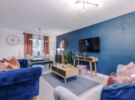 Luxury 4 bedroom Home in Stoke Sleeps 10