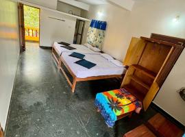 RadhaKrishna Stay IN，位于阿姆波尔的旅馆