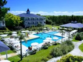 Howard Johnson Hotel & Convention Center Madariaga - Carilo