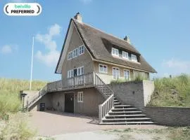 Villa in Midsland near the Sea