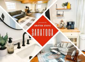 Sparkling Saratoga 3BR home near Track and SPAC Dogs, hotel in Saratoga Springs