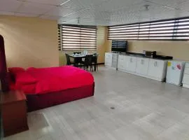 MIDDLEDAY Apartmento