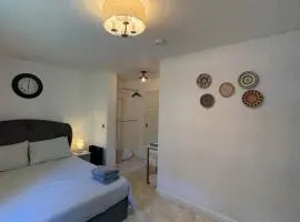 Beautiful 1 Bedroom Flat Oxford - Sleeps 4 Guests