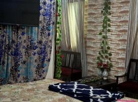 Luxury One Bed Apartment in Karachi, hotel in Karachi