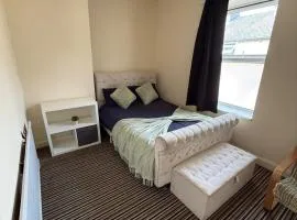 The Burnley Getaway, Sleeps 5