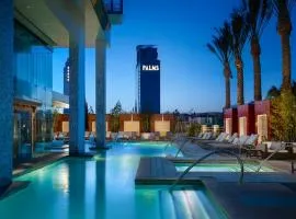 Luxury Suites at Palms Place
