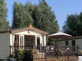 Ednas Lodge
