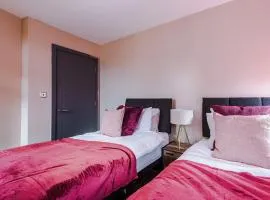 Modern 2BR near Wigan Town Centre
