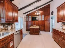Spacious 4BR Retreat w Pool