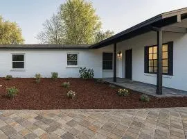 Relax & Explore Gulf Coast Modern Stay