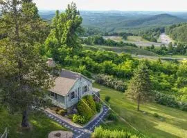 Charming Cottage W Majestic Mountain Views