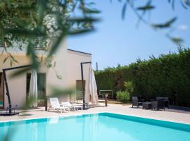 Hermes Hotel, partmenti sz&aacute;lloda Policor&oacute;ban