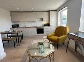 Epsom High Street Retreat Stylish 1-Bed Flat