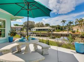 Waterfront Retreat with Boat Dock and Yard in Ft Myers, hotel v destinácii Iona
