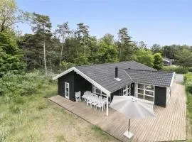 1432 Aakirkeby - Holsteroddevej 6