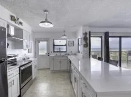 6 Bedroom Huge Decks Pets Oceanfront