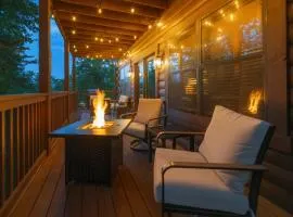 Cozy Pigeon Forge, Theater, Game Room, Hot Tub