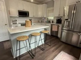 Family stay with Pets, EV Charger, Peloton