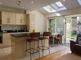 Beautiful 3BD Home Beside Phoenix Park