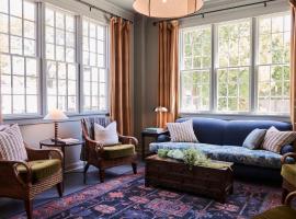 The Harbor Front Inn