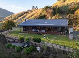 Muirs Reef Lodge Kinloch holiday home Lake Taupo