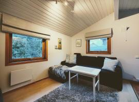 Arctic refuge - mini house, rumah kotej di Troms&oslash;