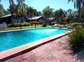 Caba&ntilde;a HOVY - La Aventura, hotel spa a Posadas