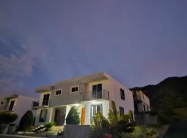 House in Manta, 15'from the beach 10' from airport, chalupa v destinaci Montecristi