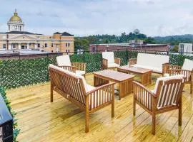 Modern Dtwn Condo with Balcony in Hendersonville