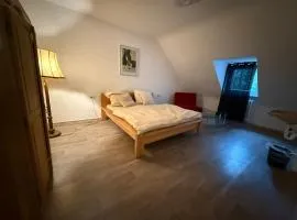 Gemütliches Buchen Zimmer mit Gemeinschaftsbad