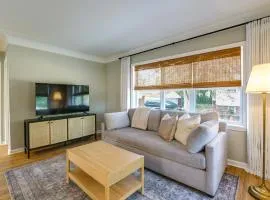 Charming Family-Friendly Duplex in Roseville!