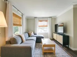Families Welcome! Convenient Roseville Duplex