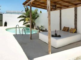 Villa Casa Blanca, ξενοδοχείο σε Chiclana de la Frontera