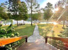 Paradise Point - 4BR Lakefront Haven Dock, Kayaks, & Cozy Firepit, Hotel in Double Springs