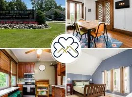 The ND Rover - Vintage 4BR Home Across St to ND