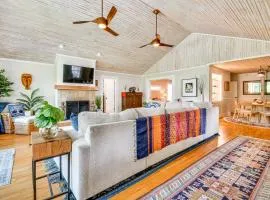 Mtn Views, Deck, Porches & Patio: Asheville Escape