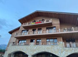 Hotel Sachino, hotel in Bakoerjani