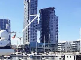 SeaTowers 28 Floor Waterfront PANORAMIC PENTHOUSE! Sea & City View from GLASS CORNER TRIANGLE! 75m2! Terrace!