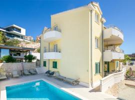 Apartments with swimming pool Seget Vranjica, Trogir - 24447, hotel in Seget Donji